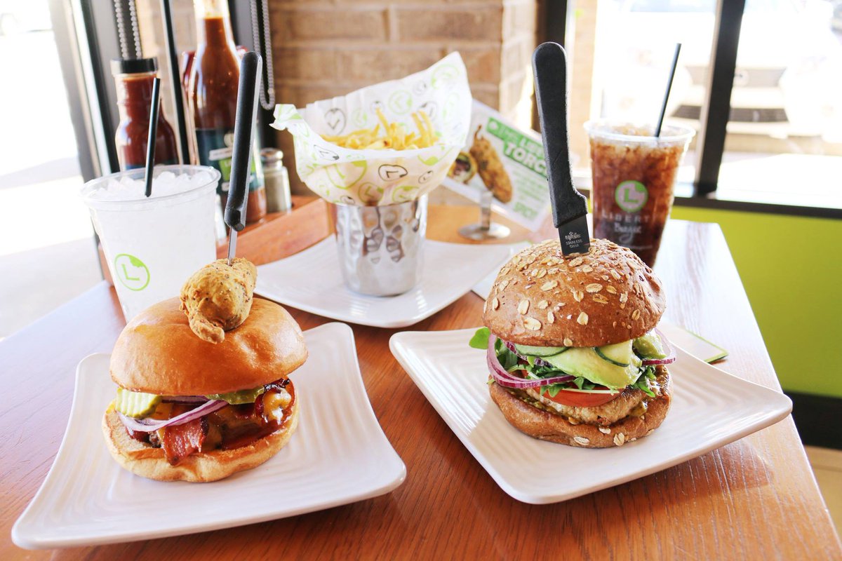 Name another icon duo to pair with our #CeLiberties! 🍔😍

📷: Wild West &amp; The Libertine
#ThirstyThursday | #LibertyBurger