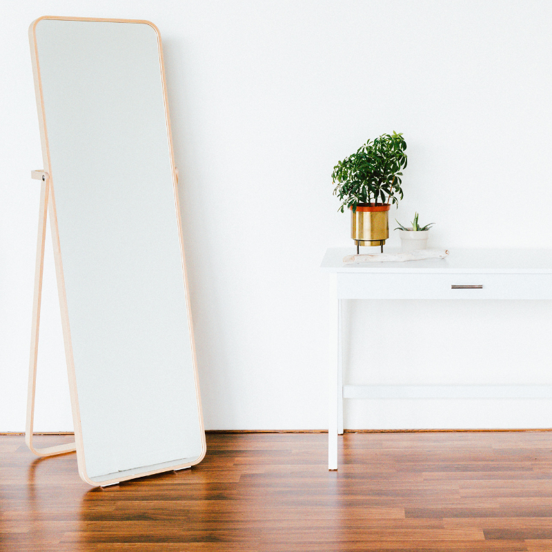 UsaTileandMarbl's tweet photo. Everyone hopes to pull up their #carpet and find some beautiful #woodfloors hidden beneath! What #stain would you use to #refurbish your found treasure? https://t.co/UxIJ5HCpz6