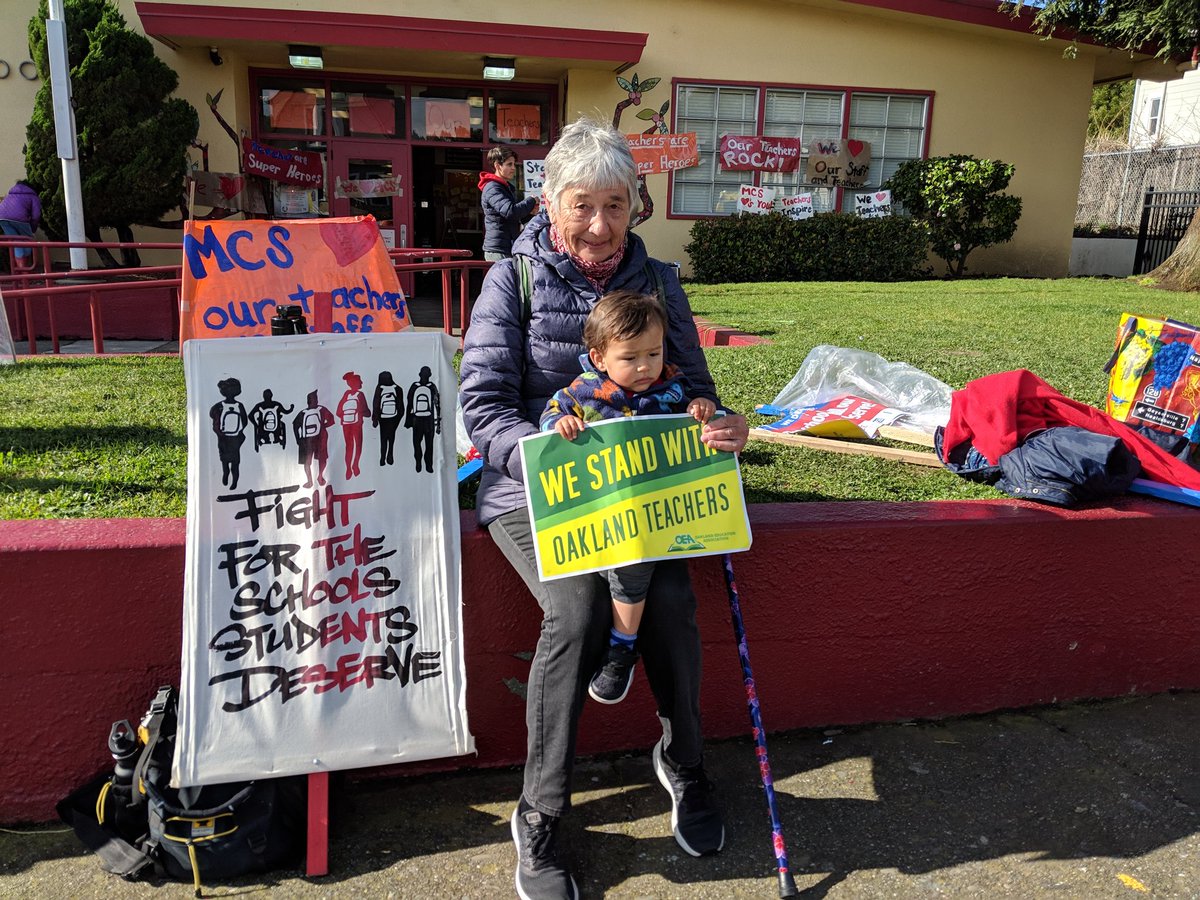 APTPaction's tweet image. #Unite4OaklandKids #OUSDstrike @OaklandEA The littlest strikers