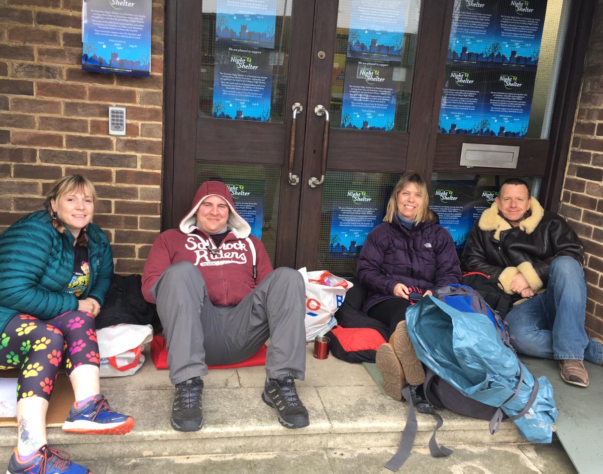 swasFT's tweet photo. Thank you for your generous donations to the homeless 24-hour #ParamedicSleepOut in Swindon. To donate £3 please text 'QKEL82 £3' to 70070 😇 https://t.co/h1tdKMd8sS
