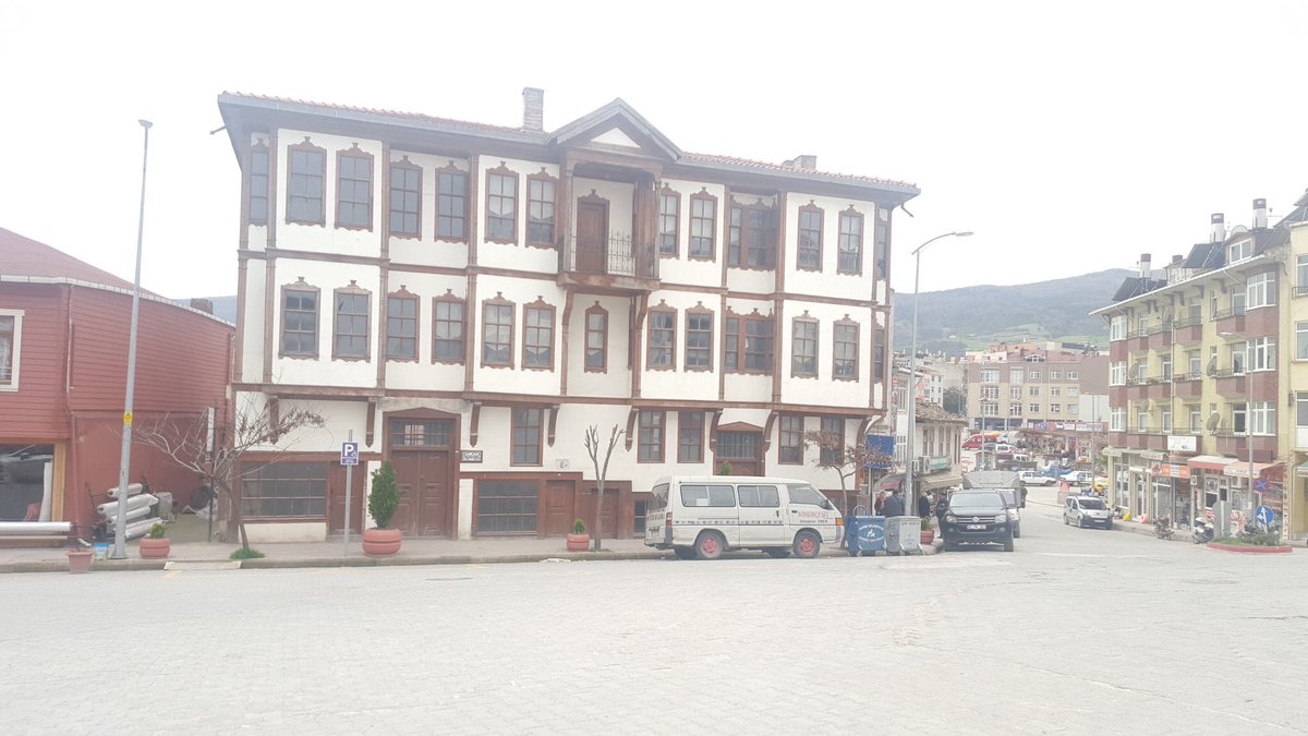 Sinop Gerze'den Yakup Ağa Konağı. Restoratör mimar arkadaşımız  @secilboga nın müellifi olduğu bir yapı, Temmuz 2016 da projeleri onaylanmış. Keşfetmemiz mümkün olsa ve korunsa her bölgenin hazineleri var. Niceleri yıkılmış olsa da...