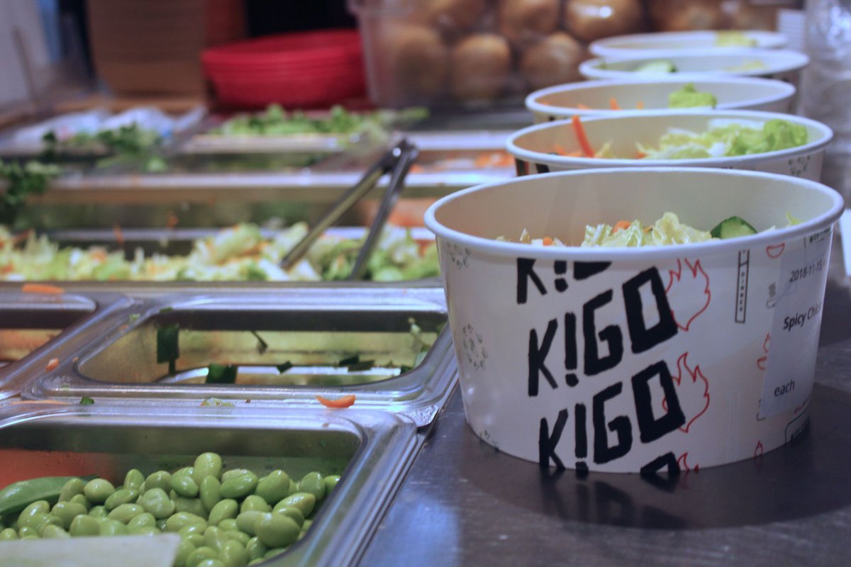 Fresh ingredients built to order every time. Get your wok-fired rice or noodle bowl for lunch today. 
.
.
.
.
#kigokitchen #wokfiredeats #ricebowl #noodlebowl #asian #stirfry #sofresh #builtforyou #eatkigokitchen