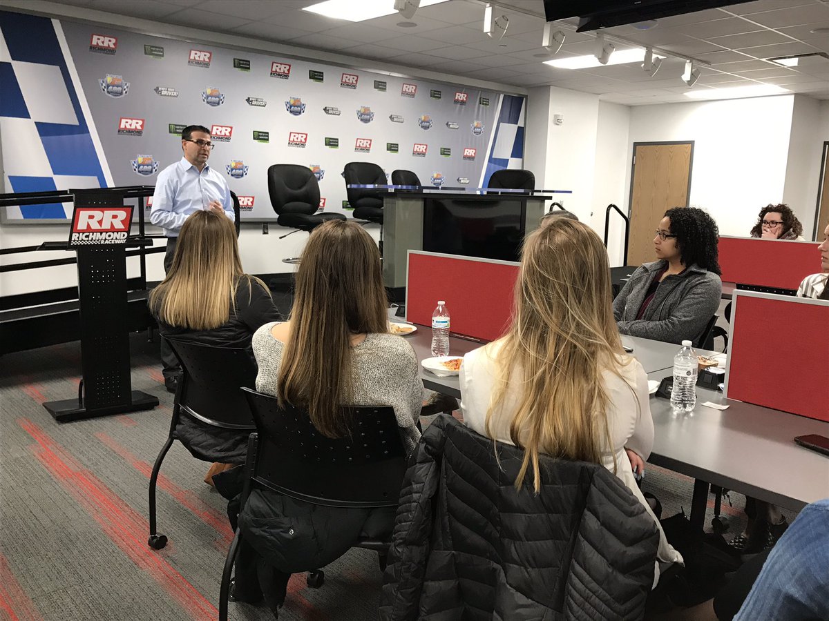 AlyssaBosley's tweet photo. 🏁 Always appreciative of @RichmondPrez from @RichmondRaceway making time to speak to my graduate students. 

Some of his advice:
- Be open to and take advantage of opportunities
- Go outside your comfort zone

#HartStrong #SRLStrong https://t.co/G8K1cgK091
