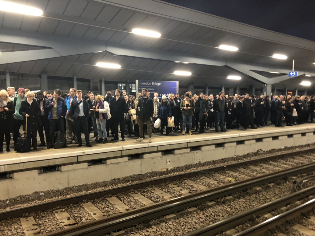 AlinaIacob5's tweet image. @Se_Railway hope you’re proud of this. It’s becoming a weekly struggle. Parents anxious as they can’t pick up children, hard working and paying your EXPENSIVE season tickets. Here’s an image
