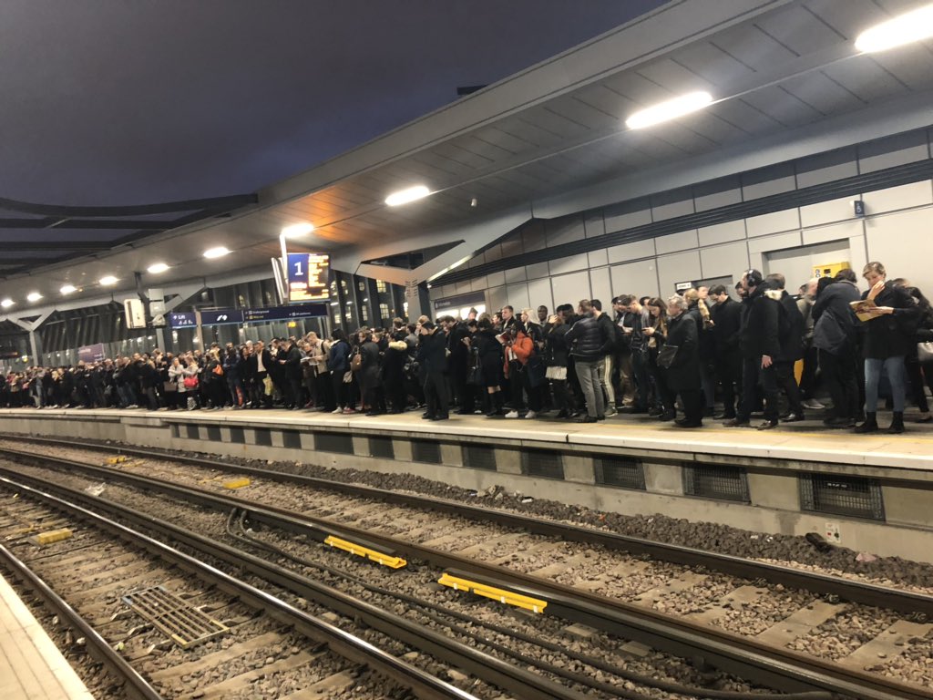 AlinaIacob5's tweet image. @Se_Railway hope you’re proud of this. It’s becoming a weekly struggle. Parents anxious as they can’t pick up children, hard working and paying your EXPENSIVE season tickets. Here’s an image