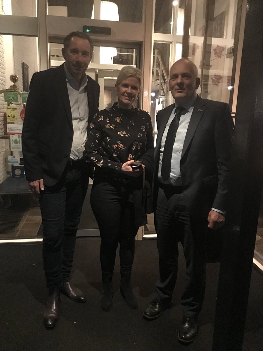 Net prachtig gesprek gehad in het sfeervolle <a href="/HotelWesseling/">Hotel Wesseling</a> in Dwingeloo, het oudste familiehotel van Drenthe. Waar gastvrijheid nog puur is! Dank voor de ontvangst.