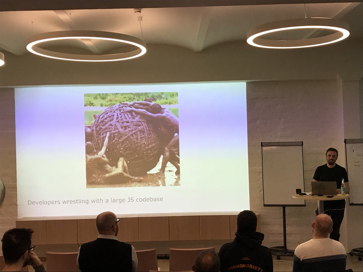 fullstack_js's tweet image. FSJS Berlin reboot. yay🎉

the first speaker tonight is Stefan Reichel @bomret from @AkeliusTech who talks about “#TypeScript can do that?”

#FullStackJS #Javascript #Meetup