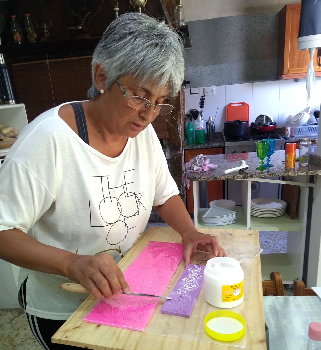 Hoy nos visitó Mónica, #emprendedora de PROEM que accedió a su #microcredito a tasa cero para impulsar su proyecto de decoración y restauración de muebles.
¡Gracias por confiar en nosotros! Estamos muy felices de acompañarte 😃