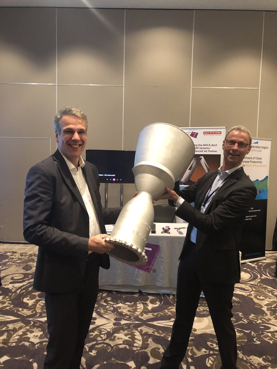 MarkusGlasser's tweet photo. Have you seen the largest 3D Printed Metal part ? 

Here it is at the AM for Aerospace &amp; Space conference in London !
Built on an EOS M400, customized by AMCM, an EOS Group company.
https://t.co/LmUVajVEM4
#ShapingFuture #3Dprinting #AdditiveManufacturing #NextgenerationAM https://t.co/t75vRTUXVX