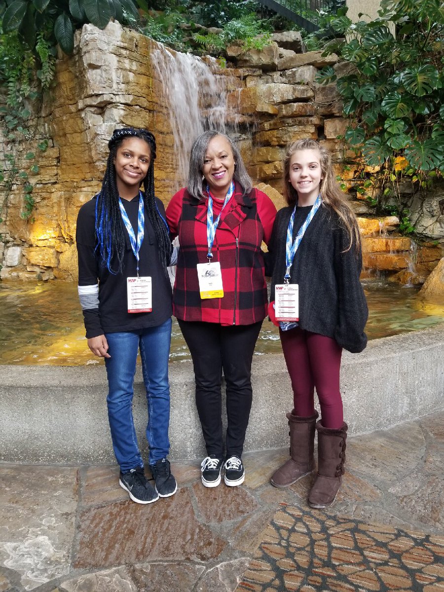 SMSSIngs's tweet photo. Destinee & LaNyah -kicking things off @ ACDA’s National Honor Choir! #rpsings #smssings #smswolfpride #rpproud https://t.co/cusIhywmWO