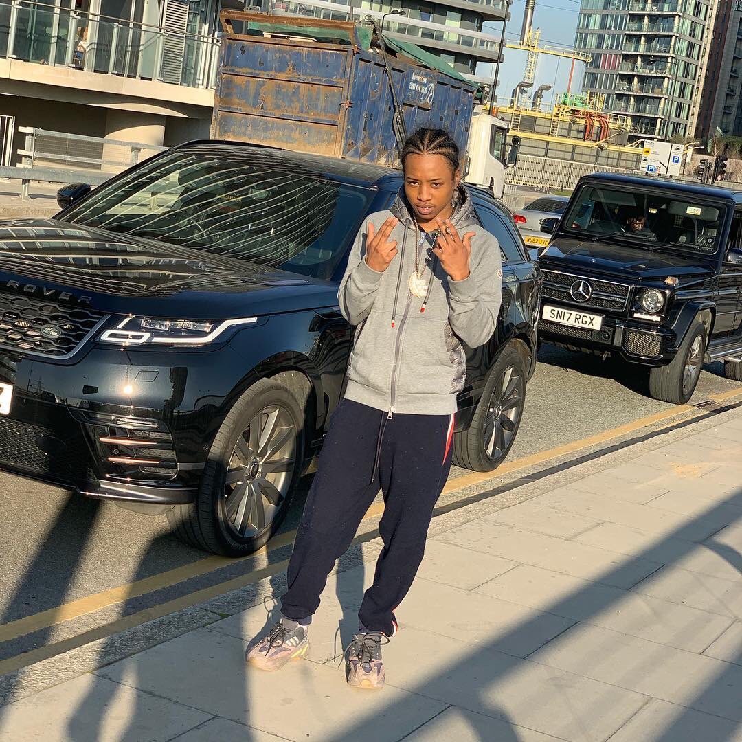 pressapressa's tweet photo. They might take a deal just to try keep up with me, All this money and I ain’t even take an advance #FullyIndependent https://t.co/3WCMmZlBXv