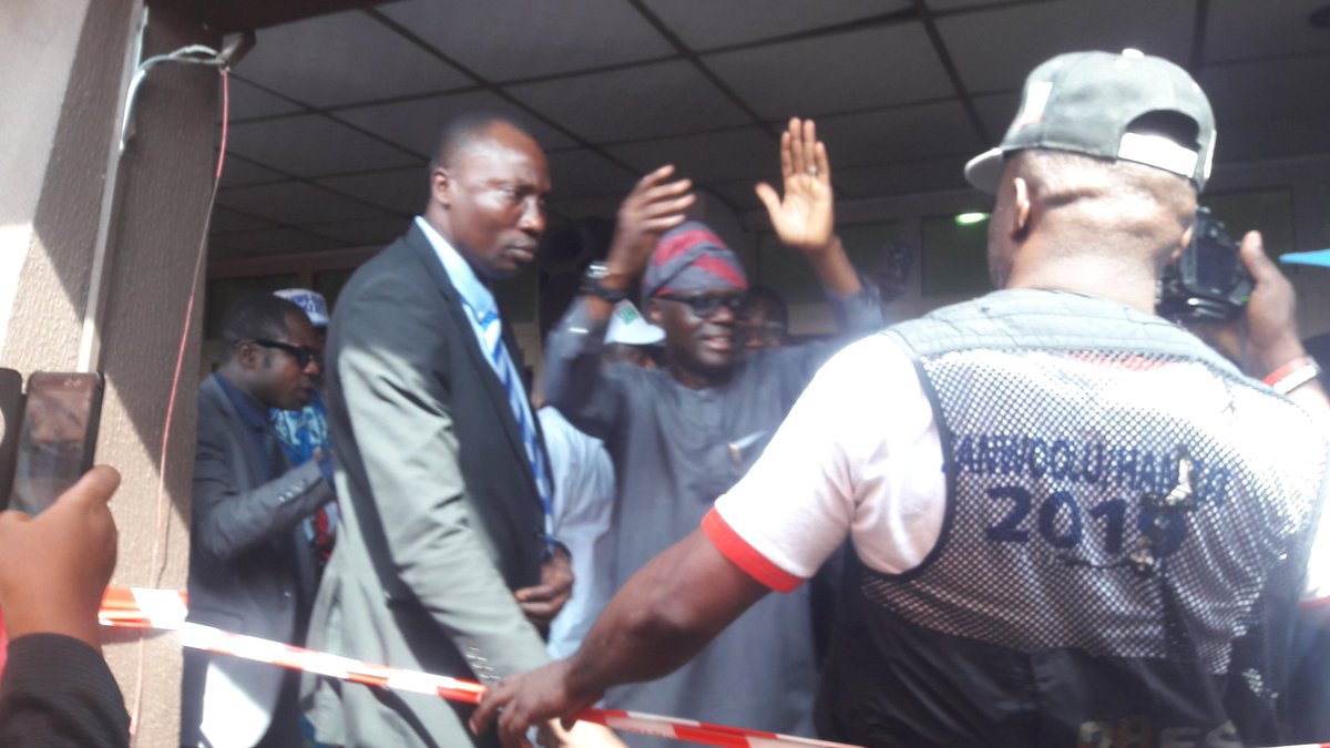 IFAKO IJAIYE L.G tweet media