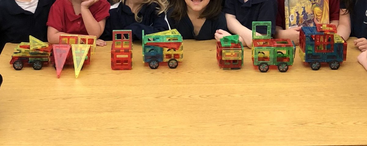 kbebee_perrette's tweet photo. Embracing Mobile’s tradition of Mardi Gras! Kindergarten of Time Crew 👑 #kindergartenfloatparade #Semmesational https://t.co/ccBuKwY5HL