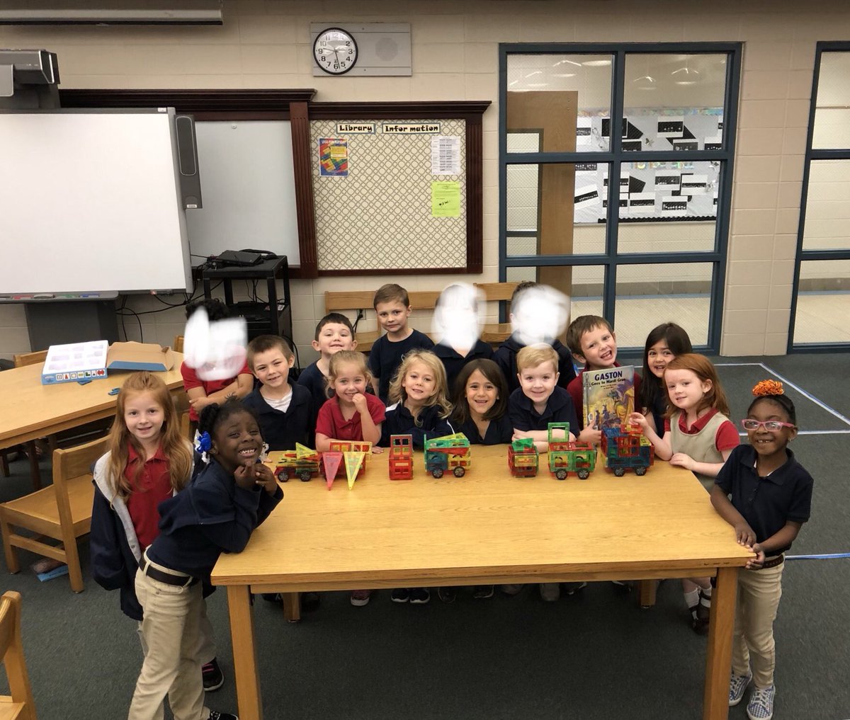 kbebee_perrette's tweet photo. Embracing Mobile’s tradition of Mardi Gras! Kindergarten of Time Crew 👑 #kindergartenfloatparade #Semmesational https://t.co/ccBuKwY5HL