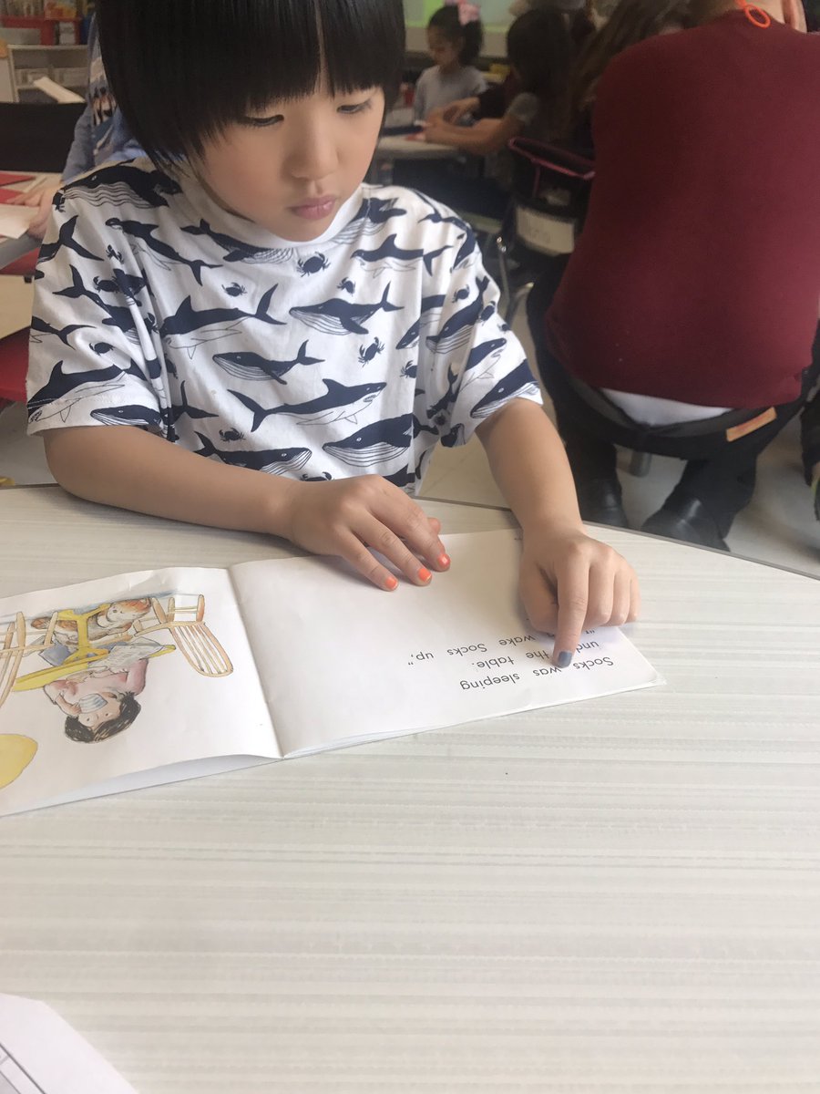 miss_rrega's tweet photo. Growing as readers everyday! We know how to use those reading strategies!! #msregaWOS #msferzolaWOS https://t.co/WG9PikAZMW