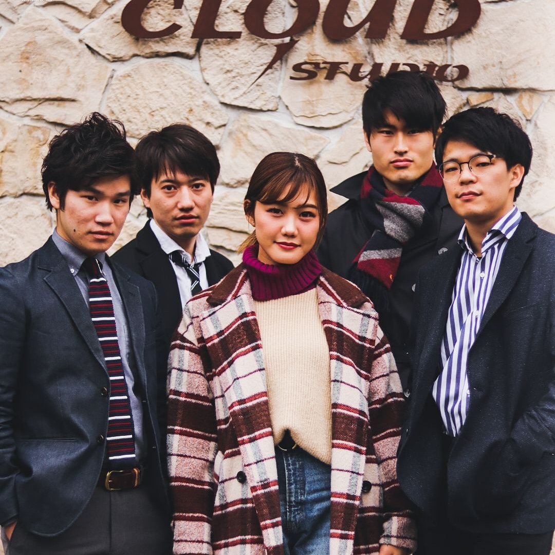 UNIONDMemento's tweet photo. 【3/9 ライブ出演者紹介4⃣】
「Platanus」
バンド結成からわずか２ヶ月‼️
今回が初ライブ🤣🎶
最近デビュー曲が完成しました🎵
当日みんなが知っている曲のカバーも演奏します🎸🎤
宮崎出身のVo. Risaと、シェアハウスに住む仲良し四人組で結成。
Platanusの花言葉は「天才」「好奇心」。 https://t.co/kvF3RnSnPu