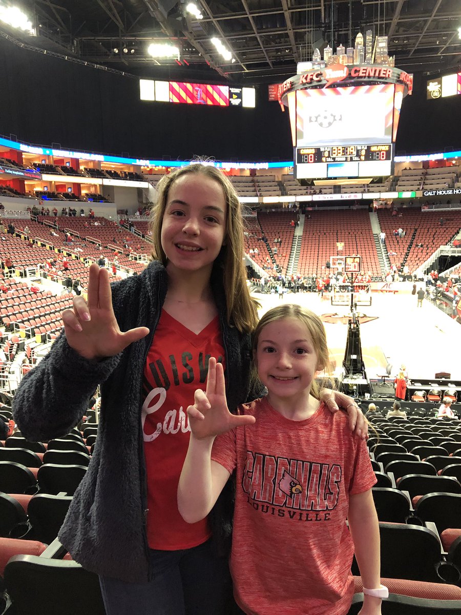 kcdgeography's tweet photo. Getting ready for @UofLWBB senior night. Much respect to @A_Hooper25 @SamFuehring and @aricuuuh - thank you for your dedication to @GoCards. Let’s do this! @CoachJeffWalz @coachsampurcell @ULCoachSam https://t.co/ed8vEr4E2P