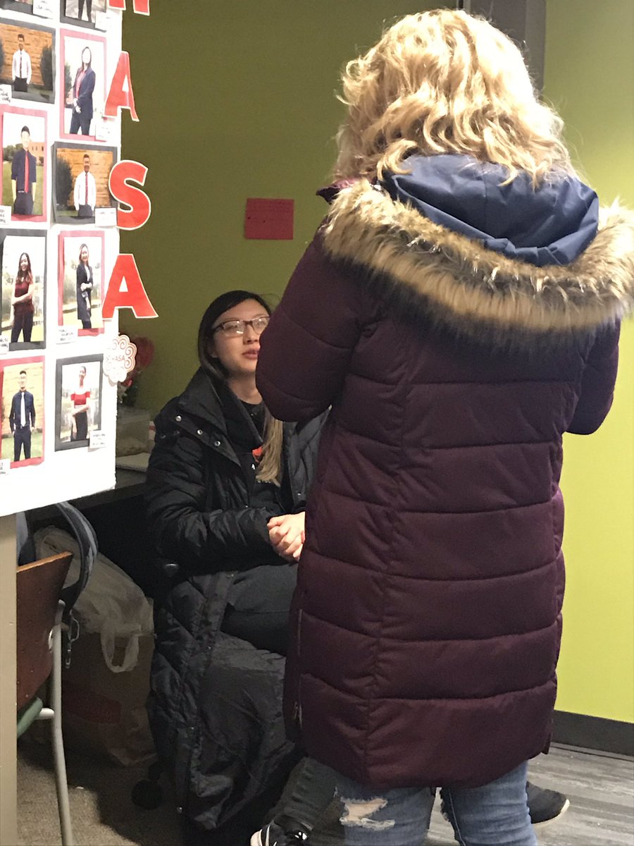 casperunleashed's tweet photo. Student reporters in action! #spontaneousinterviews #J202 #lab305 #scavengerhunt #uwmadison https://t.co/iGUG0ta1dR