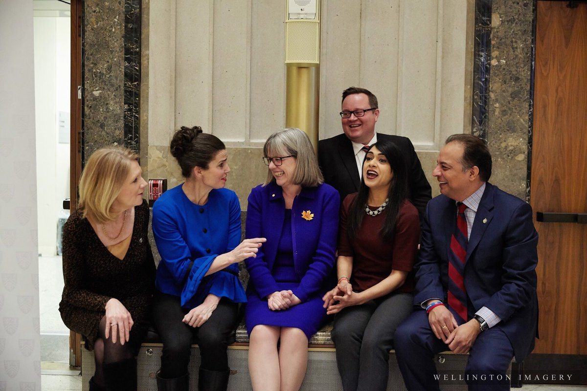 BardishKW's tweet photo. Donna Strickland, professeure de l’@uwaterloo, est la 1ère femme canadienne & la 3e femme de l’histoire, après Marie Curie & Maria Goeppert-Mayer, à recevoir un #PrixNobel de physique. Elle est un #AgentDeChangement & une véritable inspiration pour les filles & les #FemmesEnSTEM. https://t.co/O7unsXT9yG