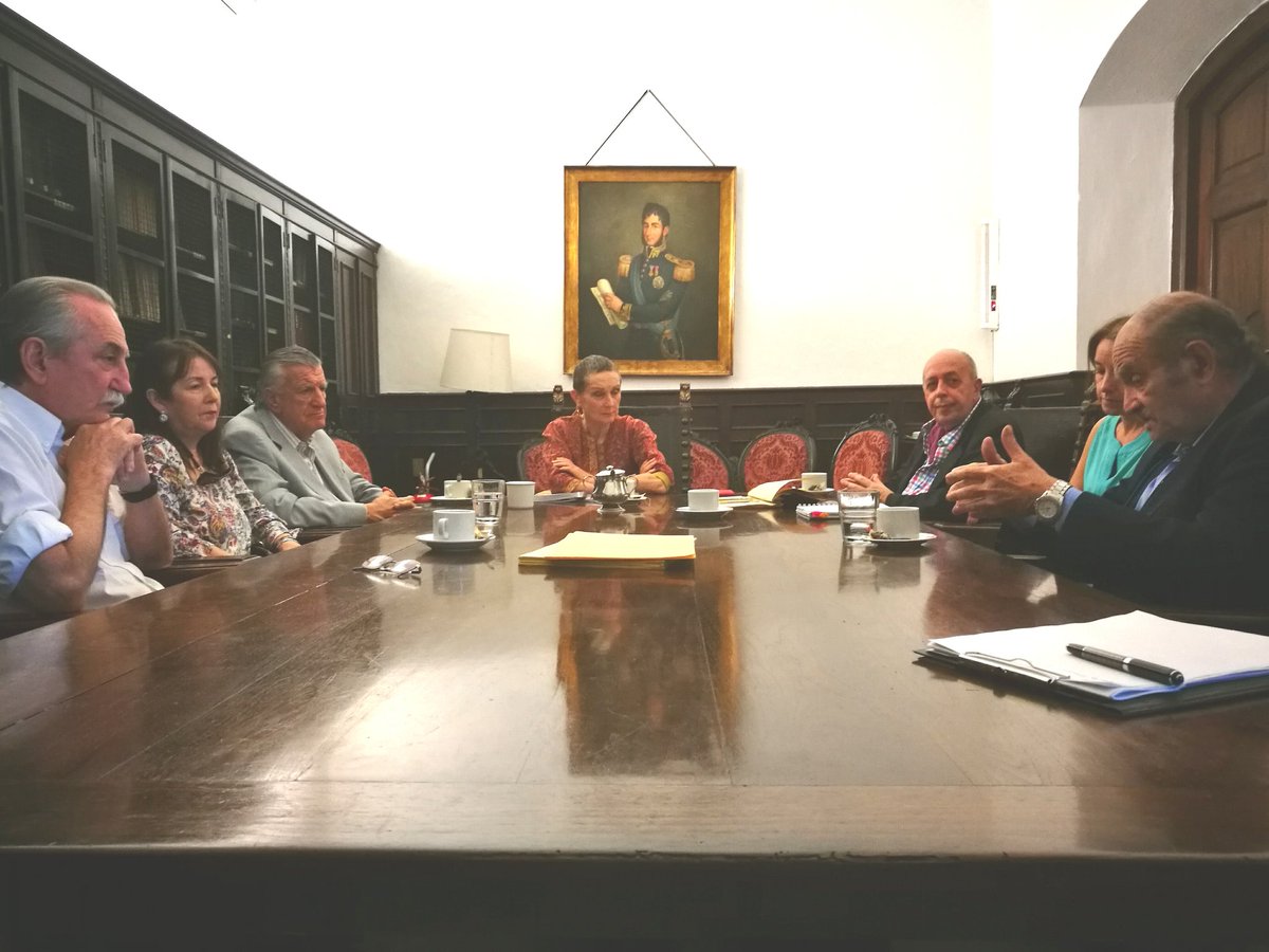 Nos recibió la presidenta de la Comisión de <a href="/monumentos_ar/">MonumentosNacionales</a>, Teresa de Anchorena y su equipo. Avanzamos con el trabajo en pos de preservar el Solar Sarmiento en Paraguay, la casa donde murió el "Maestro de América". Nuestro compromiso es que se respete la memoria de Sarmiento.