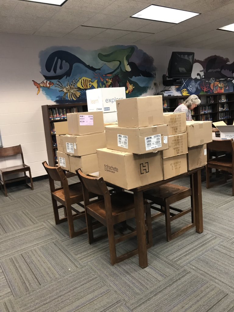 RVKWeRead's tweet photo. Exciting day at the SES library. Ms. Betty helped me unpack a book order and RHS principal Ben Bruni read to third graders. https://t.co/Lq3Dx5jCXW