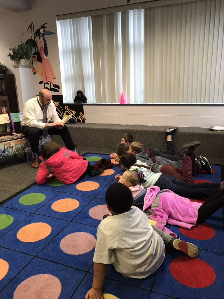 RVKWeRead's tweet photo. Exciting day at the SES library. Ms. Betty helped me unpack a book order and RHS principal Ben Bruni read to third graders. https://t.co/Lq3Dx5jCXW