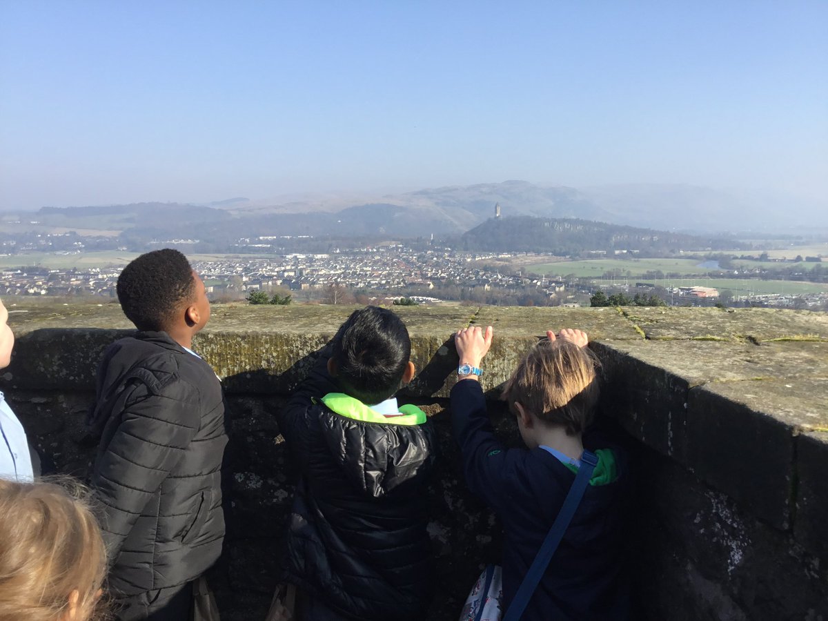 StCharlesGla's tweet photo. A sneak peak of Primary 2’s visit to @StirlingCastle. They met a ‘real knight’ and said it was the best day ever! Keep your eyes peeled for a block buster movie coming soon. #CastleAdventure #KnightsSquad #GreatDayOut https://t.co/3bJZR3z5pJ