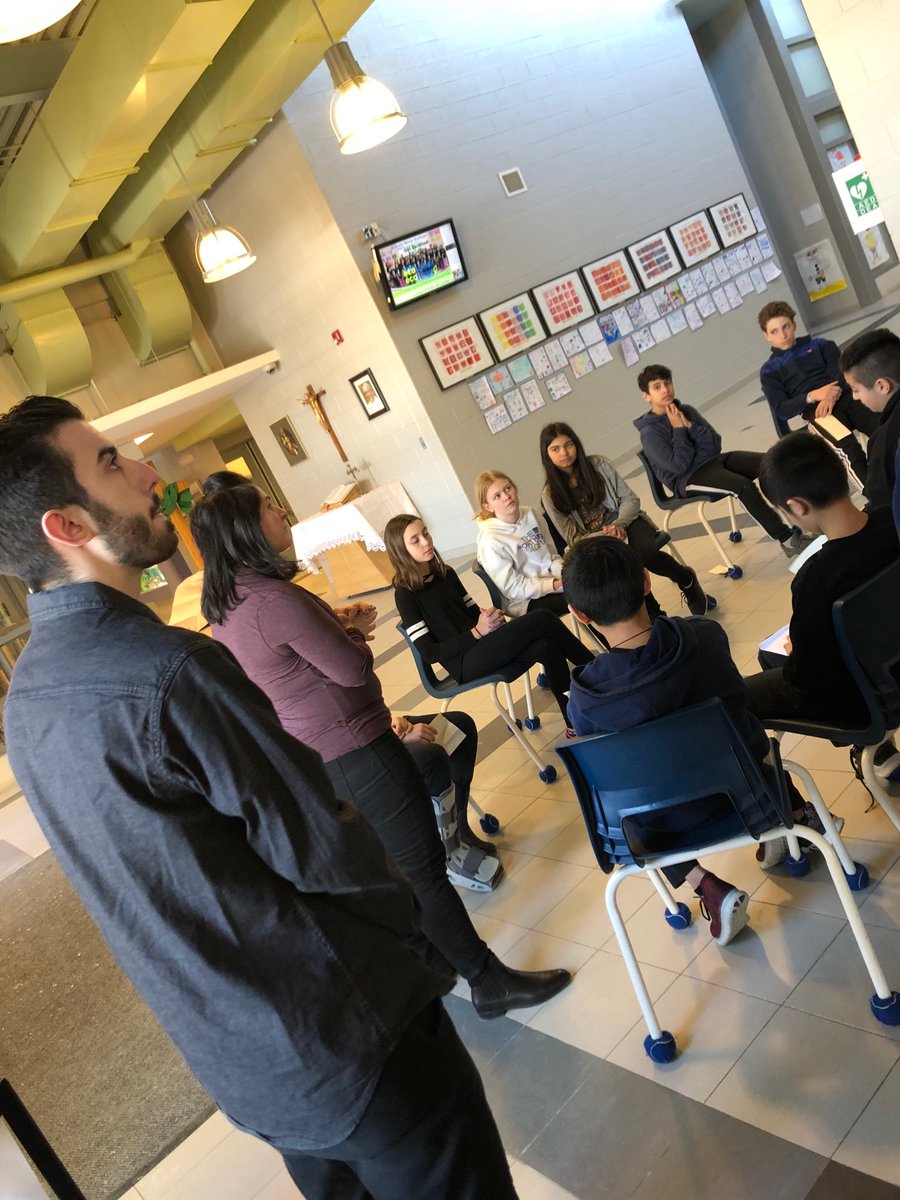 GalatiLoredana's tweet photo. Today, after some prep and an examination of conscience, students and staff of St.Cecilia received the Sacrament of Penance. Church-School-Home ❤️ #sacramentofhealing #modelbyexample #rosarywhilewewaited #blessmeFather #actofcontrition @StCecilia_ycdsb @StAndreParish https://t.co/aGmlxXCh1i
