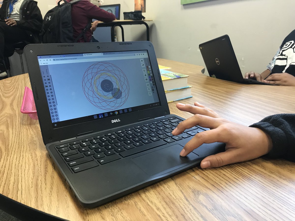 MathMommyMorgan's tweet photo. Spirographs help us explore circular motion! BISD_DLD https://t.co/eQXBWSdZgw