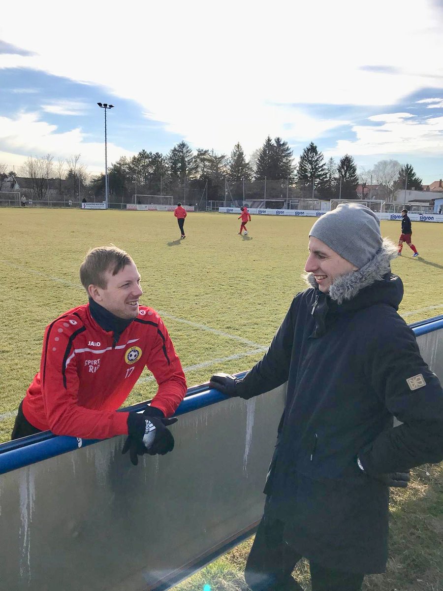 MarcoMatrone8's tweet photo. Lyhyt viikonloppumatka ja kunnon paikallinen Wieninleike ennen kuun loppurutistuksia tekee muuten välillä aika hyvää, suosittelen!😅 
Iso kiitos matkan järjestäneelle paikallisoppaalle😎 #koskisenpakettimatkat #seniorit #Wien #eurofutis #parastapaikanpäällä #kiinteistönvälittäjä https://t.co/rtst8MiNv2