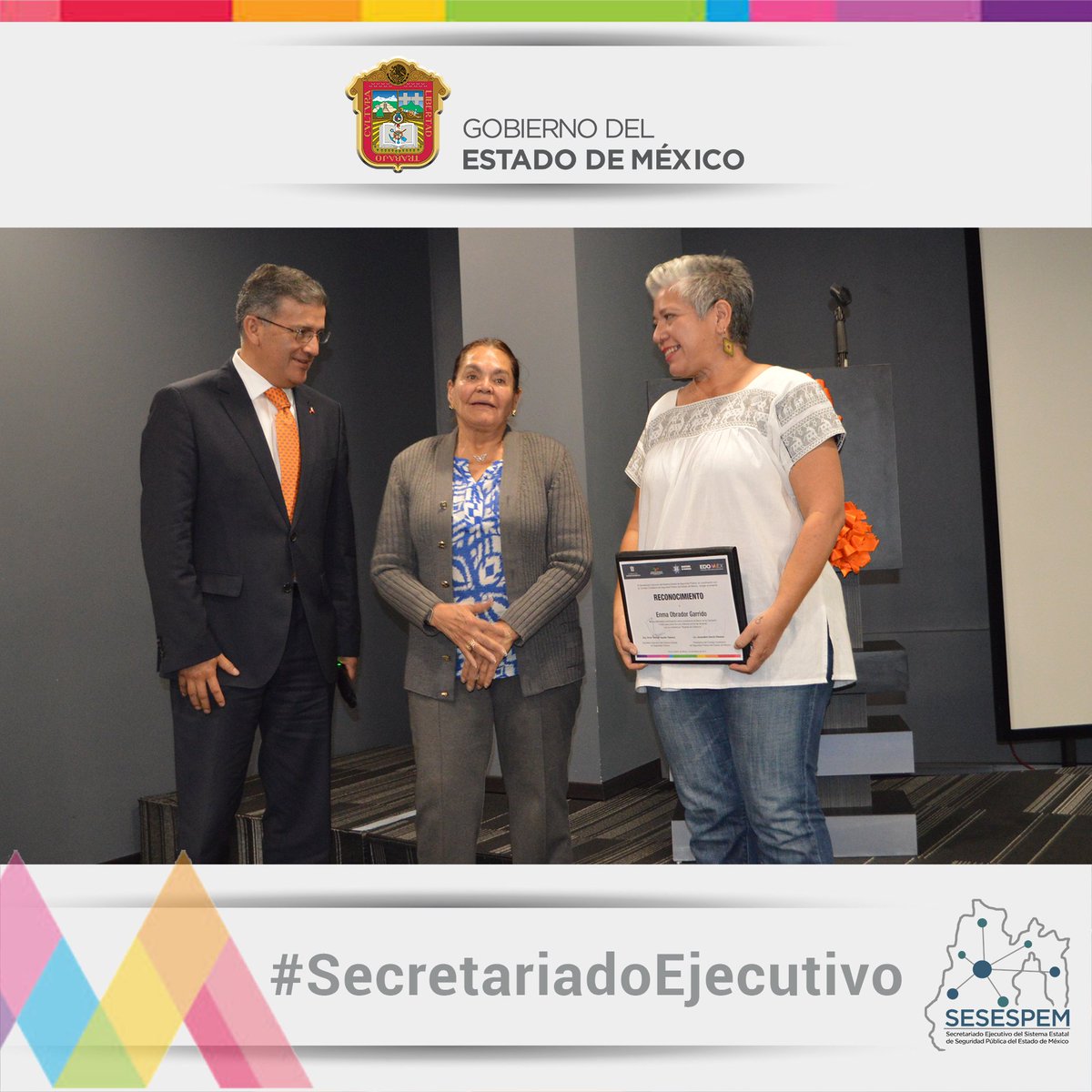 SecretariadoGEM's tweet photo. #SESESPEMInforma
El Arq. @VictorAguilarT y personal del @SecretariadoGEM, participaron en el ciclo de conferencias dirigidas a servidores públicos, en el marco de la campaña: "Únete para poner fin a la Violencia contra las Mujeres" #DíaNaranja, fomentada por la @ONUMujeresMX. https://t.co/FHlxqFNikU