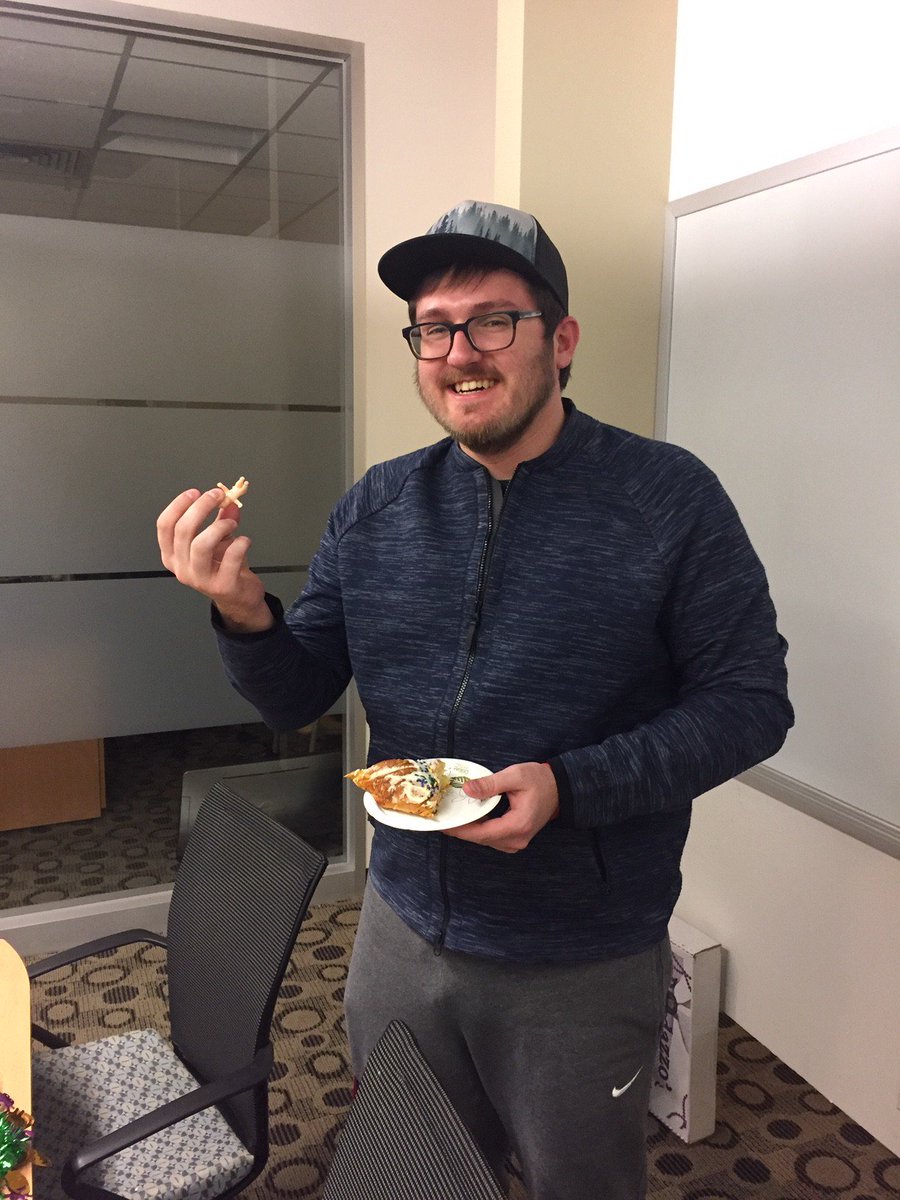 smuguildhall's tweet image. Thank you to High Voltage Software for graciously sending Cohort 27 students a King Cake! It was both delicious and devoured. And congrats to Preston White on getting the baby! #MardiGras