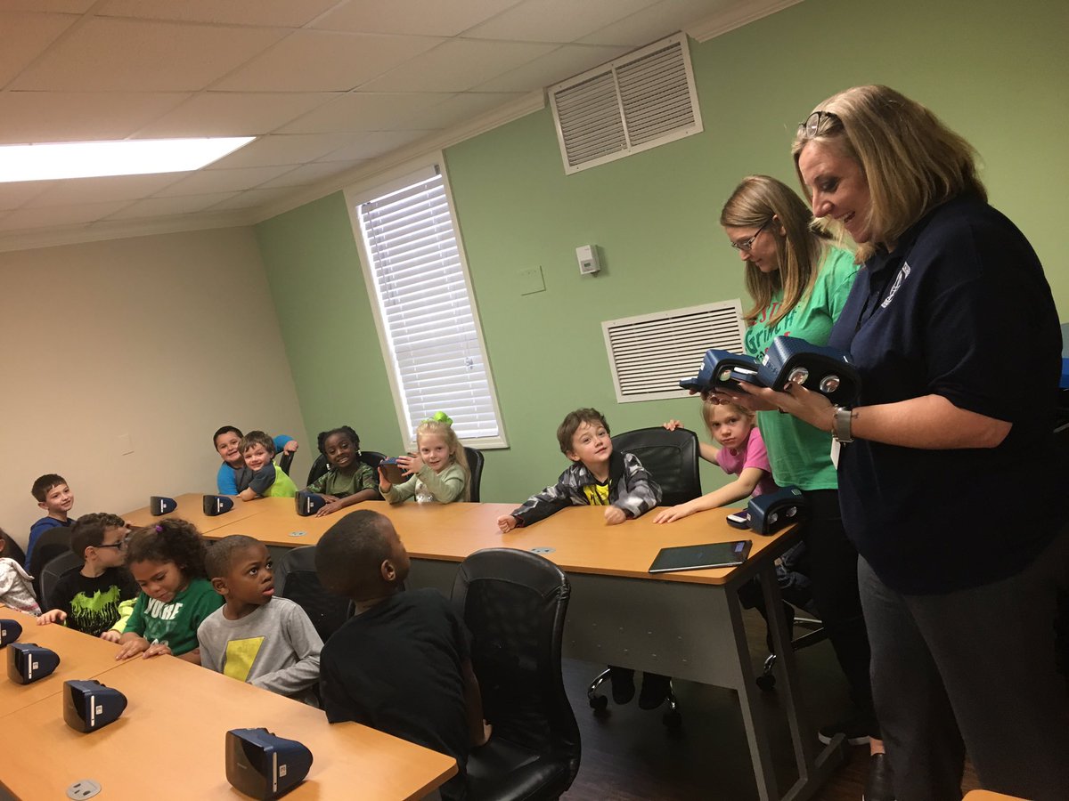 MXRComets's tweet photo. 📢 SHOUT OUT to our #MadCoTiMS @sweetcyndee39 @abmoore4th for inspiring Ss &amp; Ts through VR Tours  @GoogleForEdu Expeditions 🥽 They had a BLAST! #DigitalLearningDay #MakeItHappen @MadCoSchools #ALLmeansALLMCSS https://t.co/CJyphknnVI