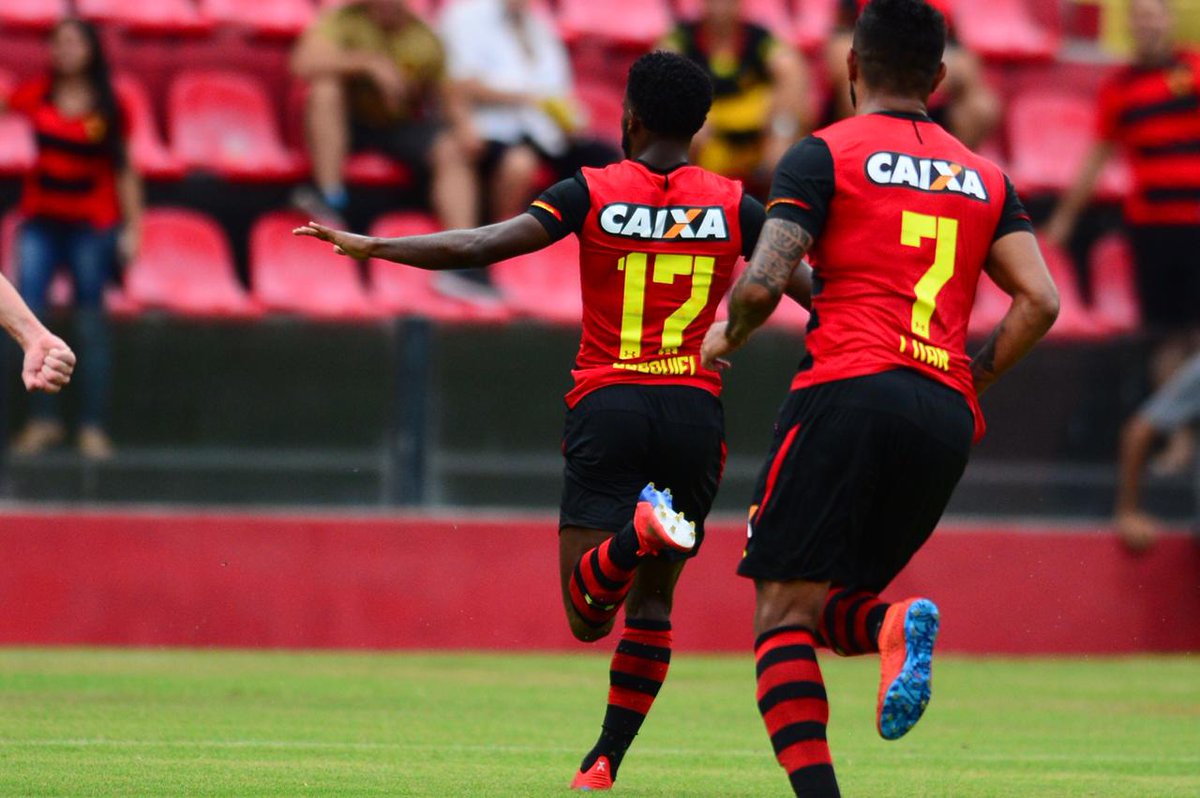 sportrecife's tweet photo. Da hora do chute para a comemoração! Ezequiel colocou o Leão na frente! 
#SPTxAFC #VamosMeuLeão #PST

📸 Anderson Stevens/@sportrecife https://t.co/j4EGnR0vbW