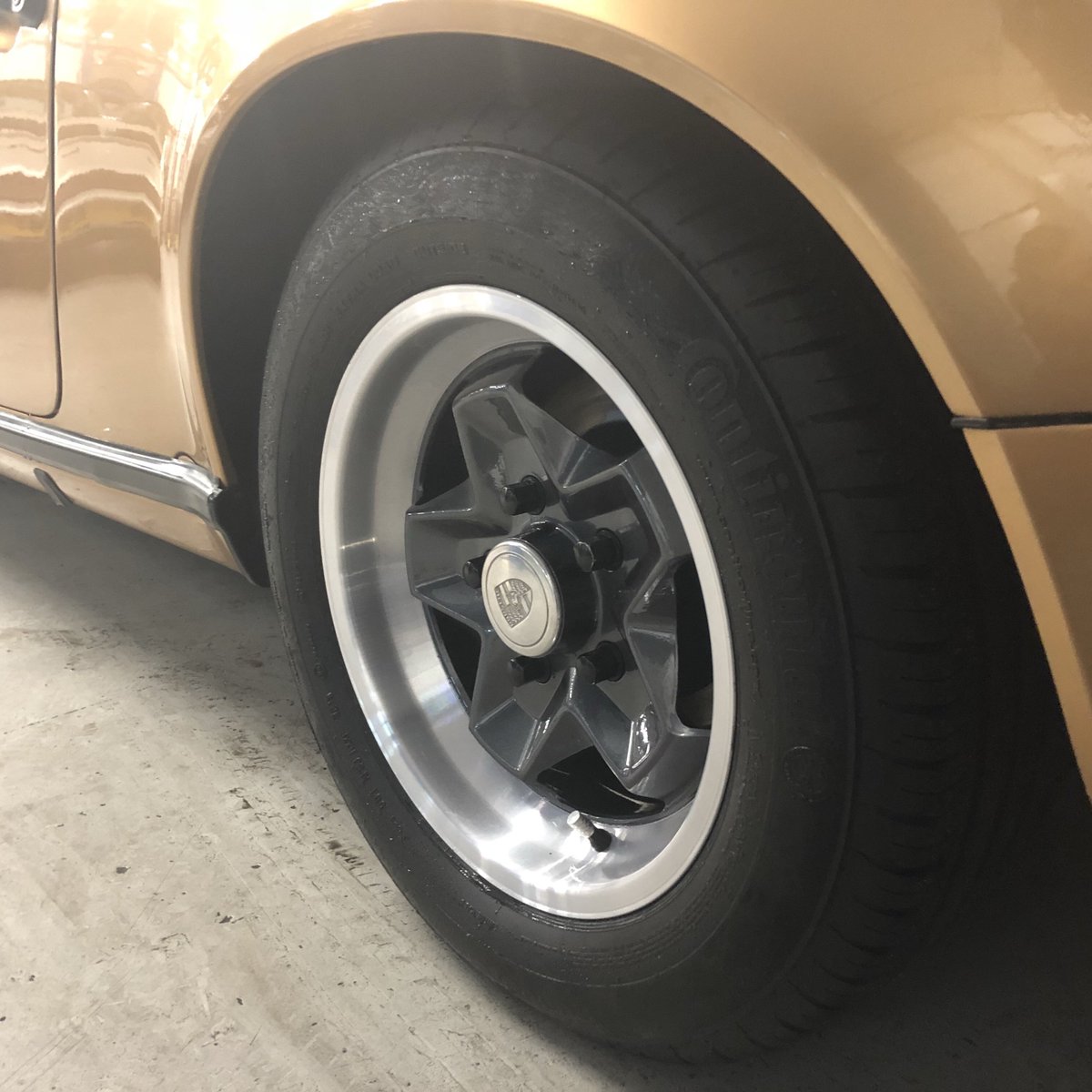 hpporsche's tweet photo. Just completed gearbox rebuild, alloy wheel refurb & complete SSI exhaust system on this beautiful 80’s 911...
#porsche #porscheporn #porsche911 #SC #porscheclub #restoration #porschetarga #retro #rebuild #porschebackdate #porschemuseum #Luftgekühlt #porscheclassic #cookiecutters https://t.co/CFSAd0jJQ8