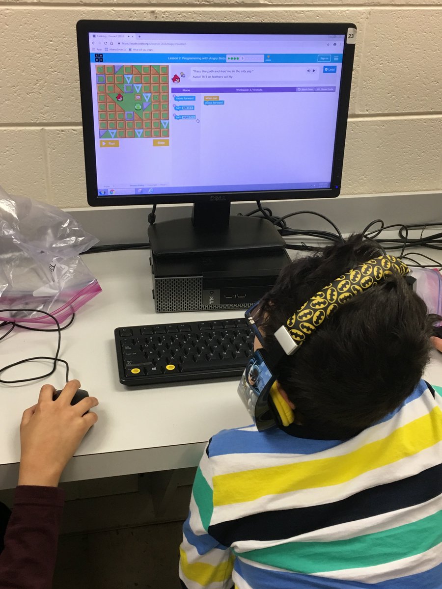 Joyduncan17's tweet photo. @Rodgers_Edu worked on #coding and #fifthgrade coded with #ozobots! So much fun in  #Steam for #DLDay ! @sharkhappenings @EdTechCCPS https://t.co/17zbBOdy4r