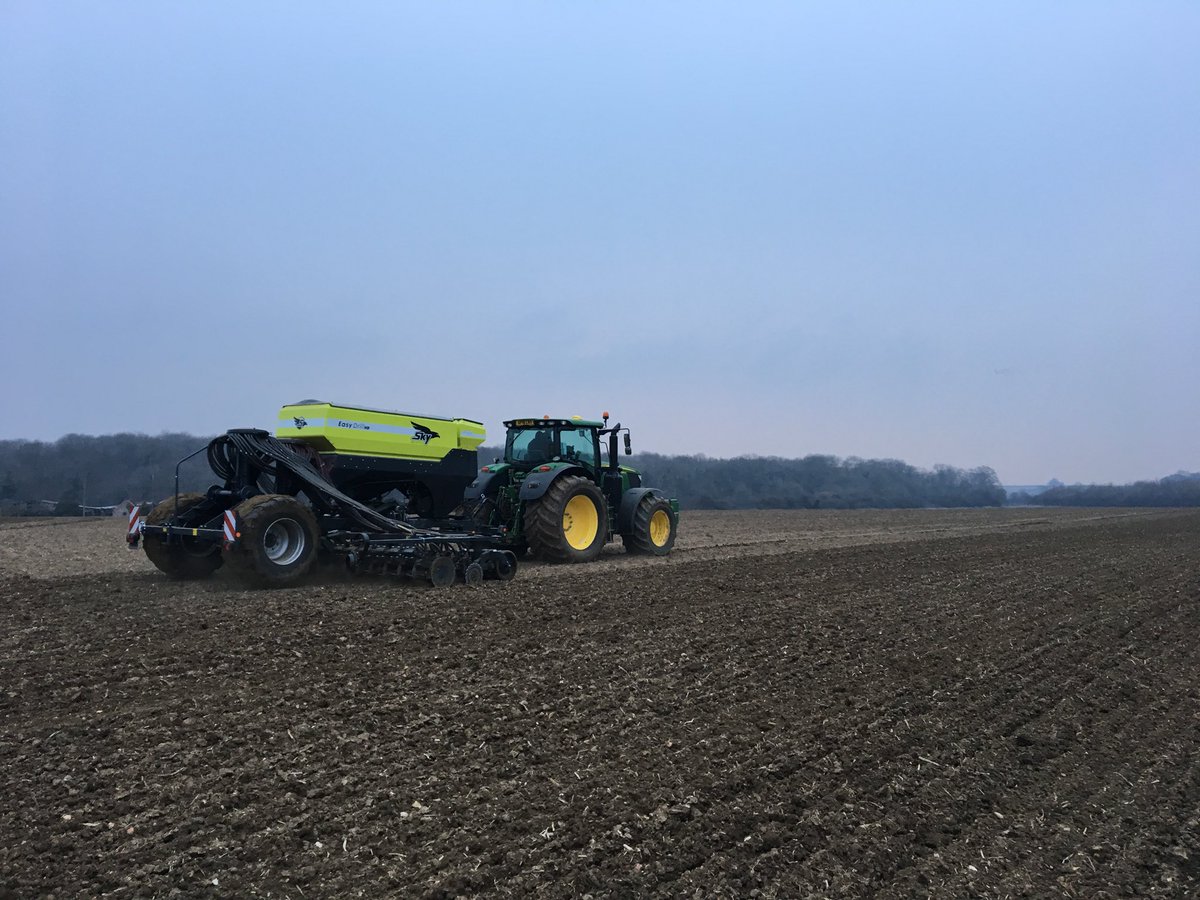 Norfolk today and the first <a href="/SkyAgriculture/">SKY Agriculture</a> EasyDrill start off of 2019! #directdrill #notill #conservationag <a href="/tnstractors/">Thurlow Nunn Standen</a> <a href="/Michaelballs77/">Michael Balls</a>