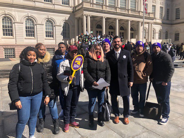 32BJSEIU's tweet photo. Thank you also to @IDaneekMiller @JustinBrannan @MarkLevineNYC @RLEspinal for talking with fast food workers about the importance of #JustCause in NYC #MyFastFoodStory https://t.co/wOaUJ1ThFe
