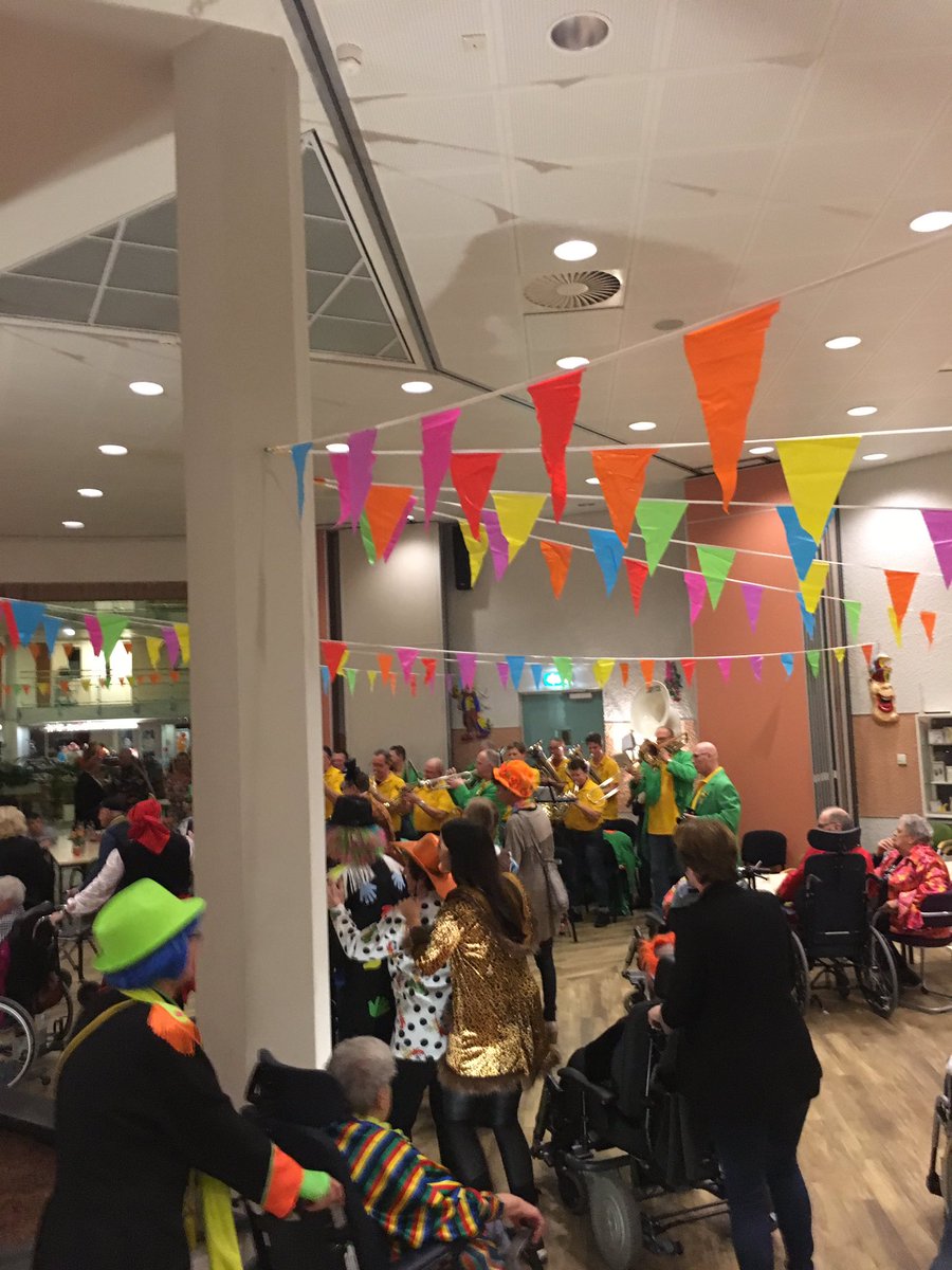 Carnaval op Meulenvelden is begonnen! Eem hele mooie traditie! 🙂