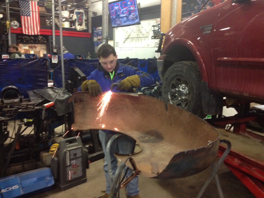btbgas's tweet photo. Austin fabricating fender flanges on the sheet metal brake from CNC plasma cut pieces that Brennan cut. https://t.co/v9mNYGBZjE