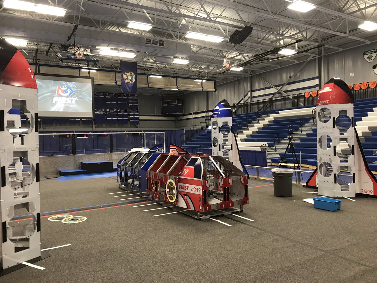 The First Robotics field is ready! Come join us tomorrow and Saturday at Carlson’s gym! #GSDpride