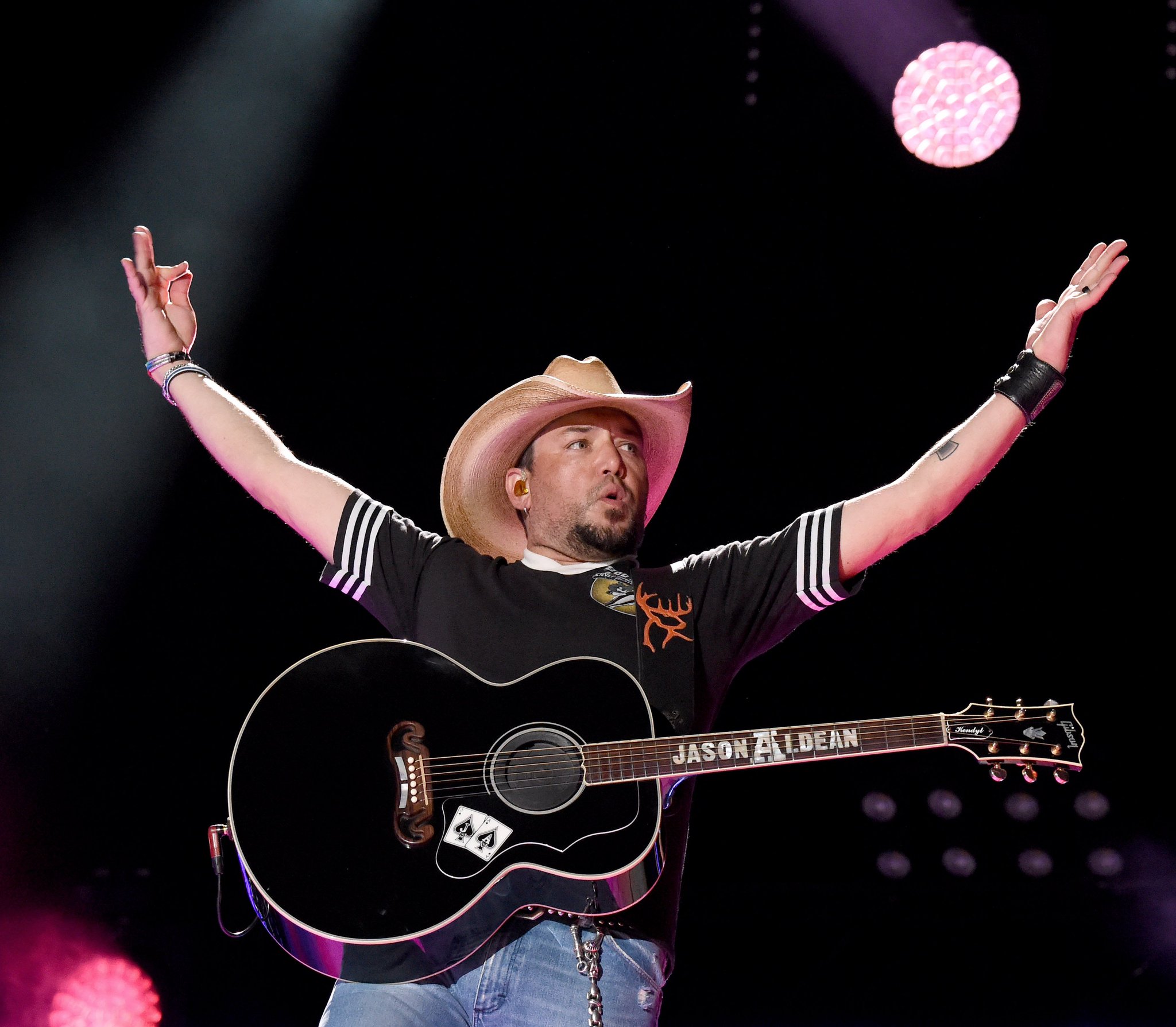 Happy Birthday to The Georgia Native is 42 Years Young Today. Hope It\s a Good One. 