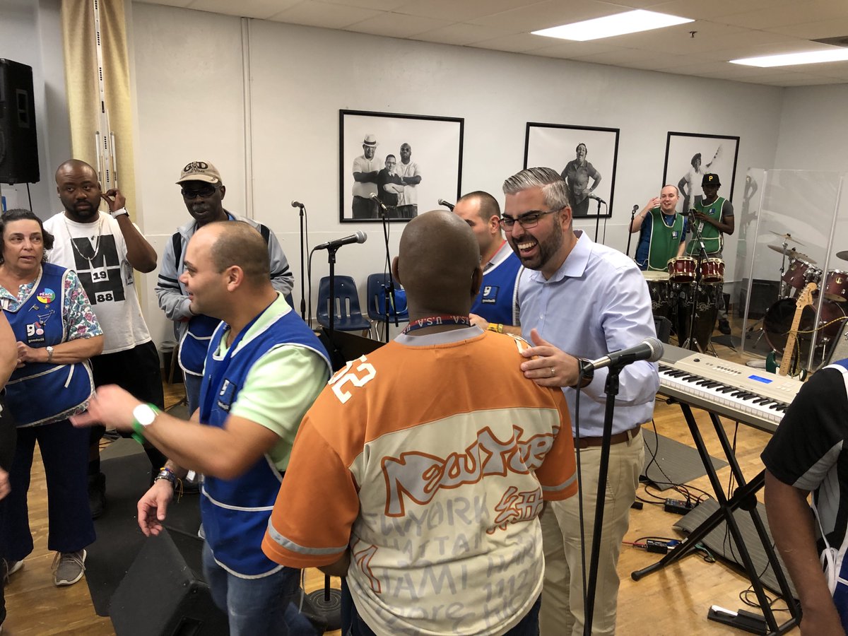 CommishArod's tweet photo. Had a great time visiting Goodwill today. I was happy to learn that they employ hundreds of disabled persons and fabricate a great portion of our military troops uniforms from right here in Miami among other great things they do benefiting our community. #GoodwillMiami #HD118 https://t.co/CIa8czb2wq
