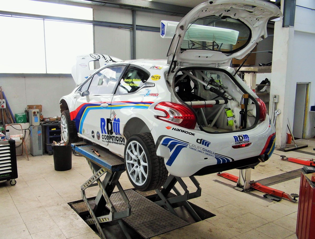 ARVidalRacing's tweet photo. En la jornada de hoy se hacían los últimos ajustes en el 208 R5 con el que Domingo Molinos y Avelino Martínez debutarán en el Rally de A Coruña

#PeugeotARV
#208R5
#ARVR5
#CGR
#RallyACoruña https://t.co/B1qhWktw2v