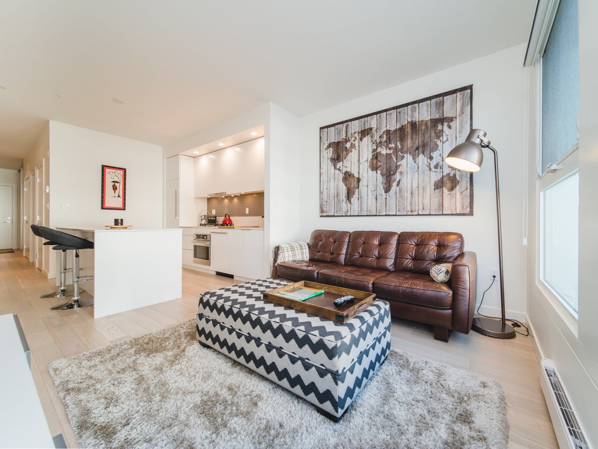 ExpertsVancity's tweet image. NEW LISTING! 1 Bed + 1 Bath Condo in Railtown - Spectacular views of the North Shore Mountains &amp;amp; fully equipped gourmet kitchen with European integrated appliances and quartz countertops. For more info - contact Ben Thomson: ben@vancityexperts.com  #VancityExperts #YVRRealEstate