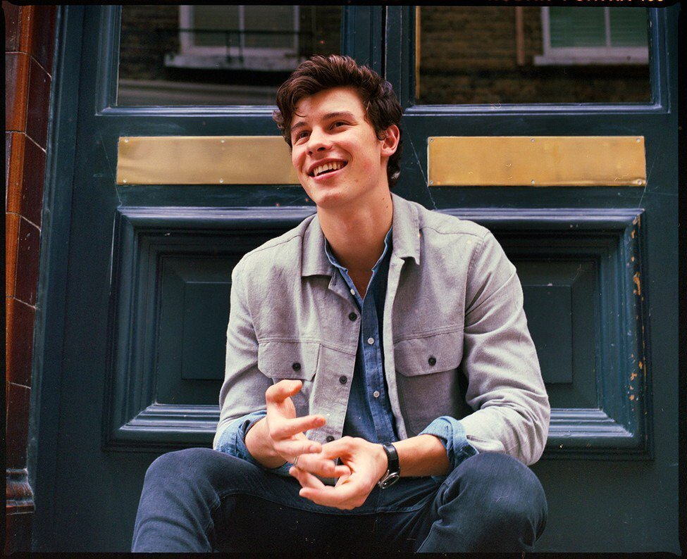 iHeartRadio's tweet photo. If these aren't the cutest things you've ever seen idk what else to say to you!!!

#MendesArmy #BestFanArmy #iHeartAwards @tacobell https://t.co/D1uQSWQEoc
