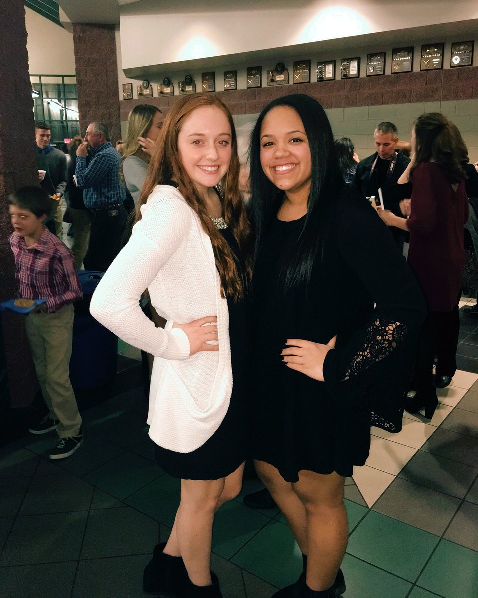 NicholeSmithhh's tweet photo. Happy birthday @kennaaa_hoffman!!! Enjoy this throwback!💓 https://t.co/Bg7IaKr4Fo
