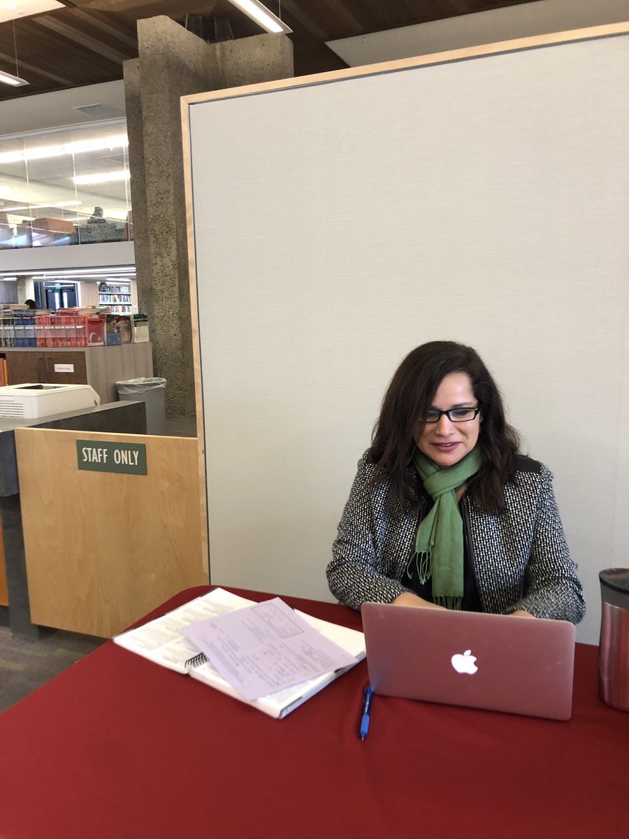 foothillscript's tweet image. The Foothill Counseling Department is offering quick question counseling sessions to students in the library until 1:15. Come by to ask questions about petitioning for graduation, education plans, the common application, prerequisite requirements, and more.