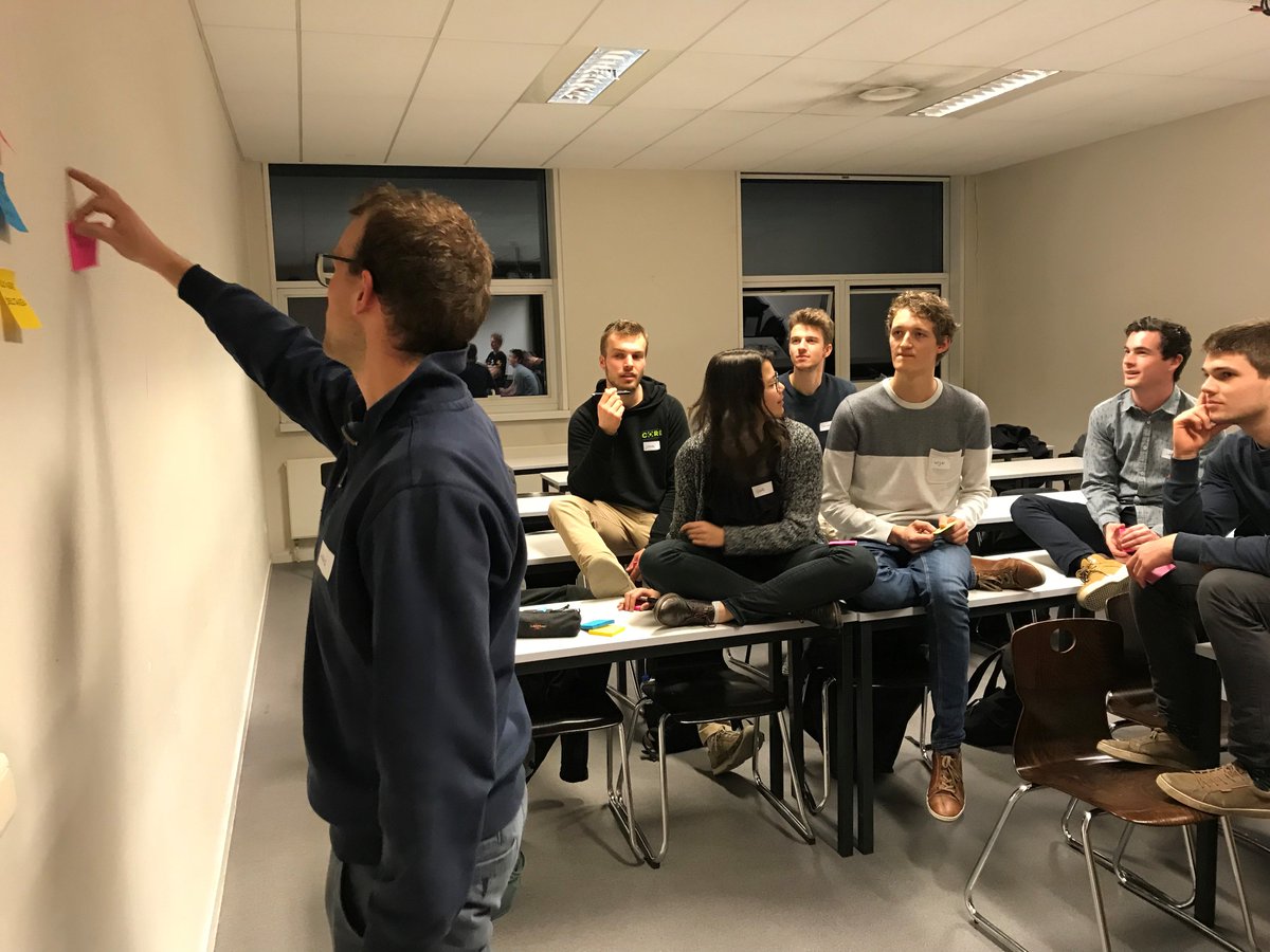 Our student teams working hard during the agile project management workshop by <a href="/kunlabora/">Alianco</a> tonight. Thanks to the trainers Seppe, Heidi and Davida!