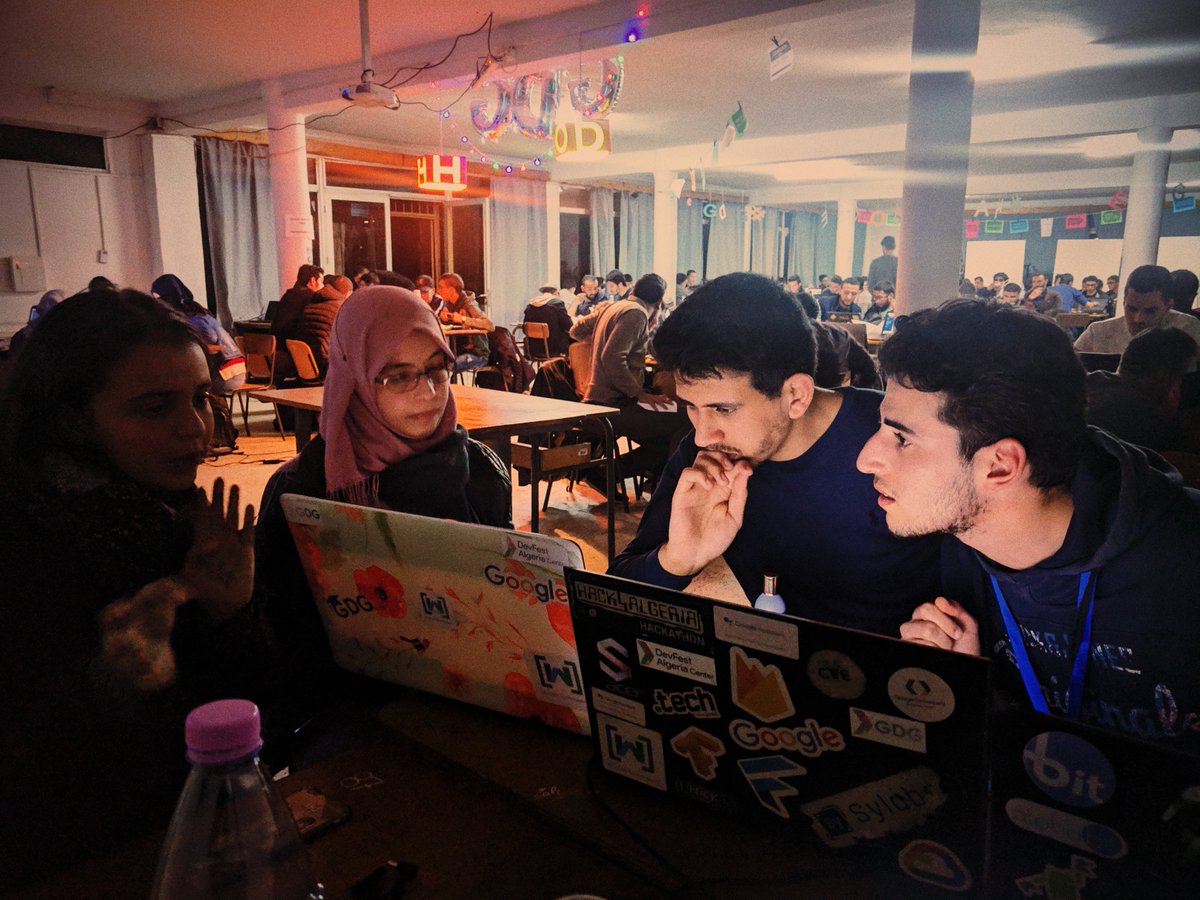 GDG_Algiers's tweet image. Teams in our hub are ON FIREE 🔥 #HashCodeGDGAlgiersHub
#Hashcode2019 #HashCode #Google #GDGAlgiers #GDG